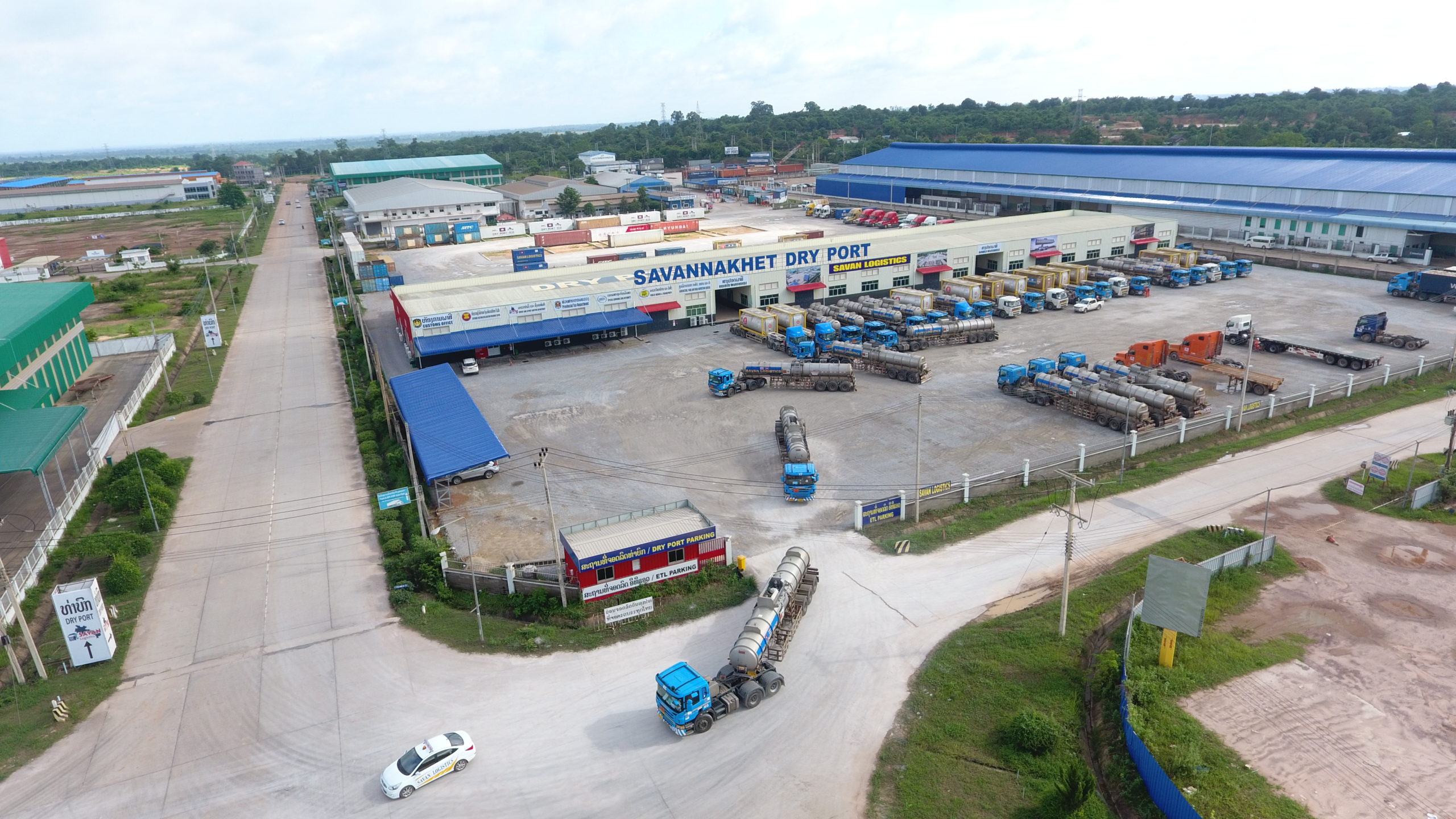 Savannakhet Dry Port ພາຍໃນ Savan Park